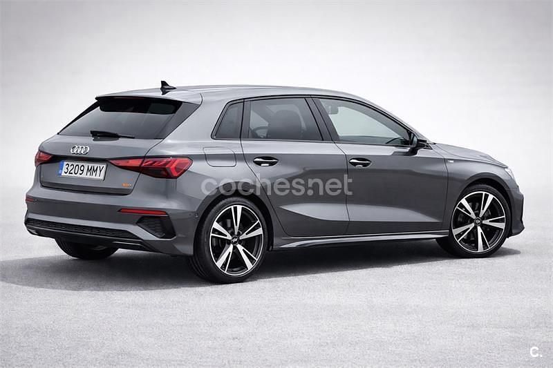 Käytetty Audi A3 150 HP (110 kW) 2024 Harmaa Sedan