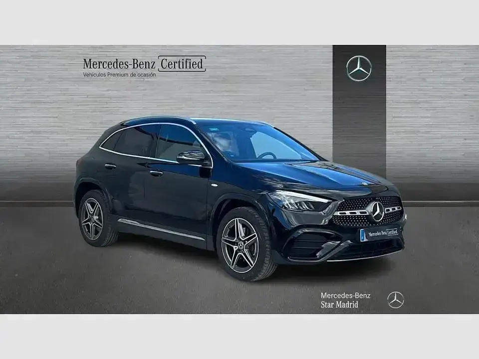 Usado Mercedes GLA250 AMG line 218 CV (160 kW) 2025 Negro SUV
