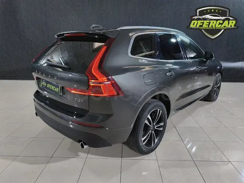 Usado Volvo XC60 Business Edition 390 CV (286 kW) 2021 Gris / plata SUV