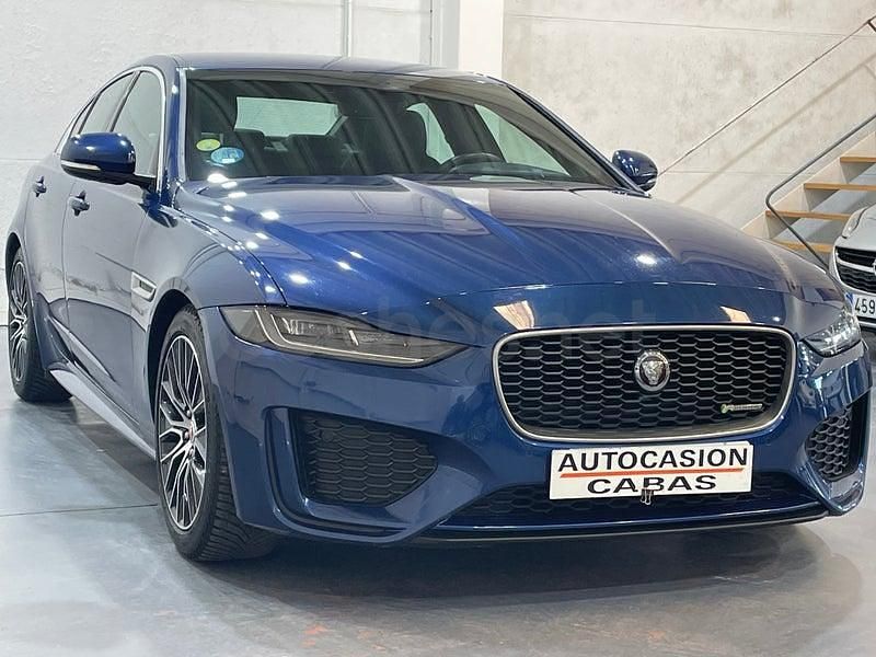 Usado Jaguar XE SE 204 CV (150 kW) 2023 Azul Berlina