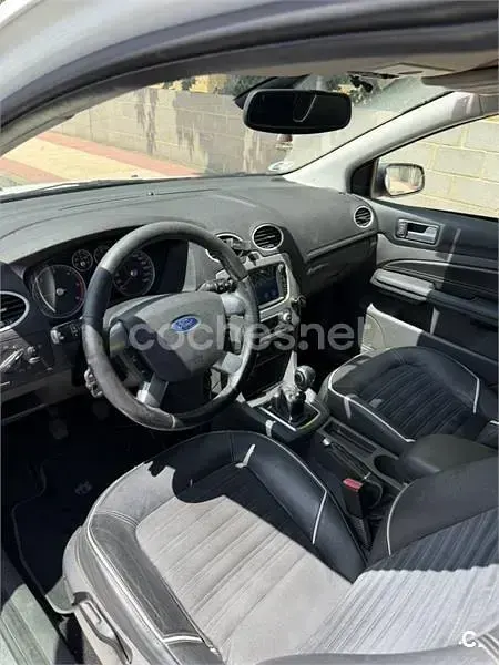 Usado Ford Focus Sport 136 CV (100 kW) 2007 Blanco Berlina