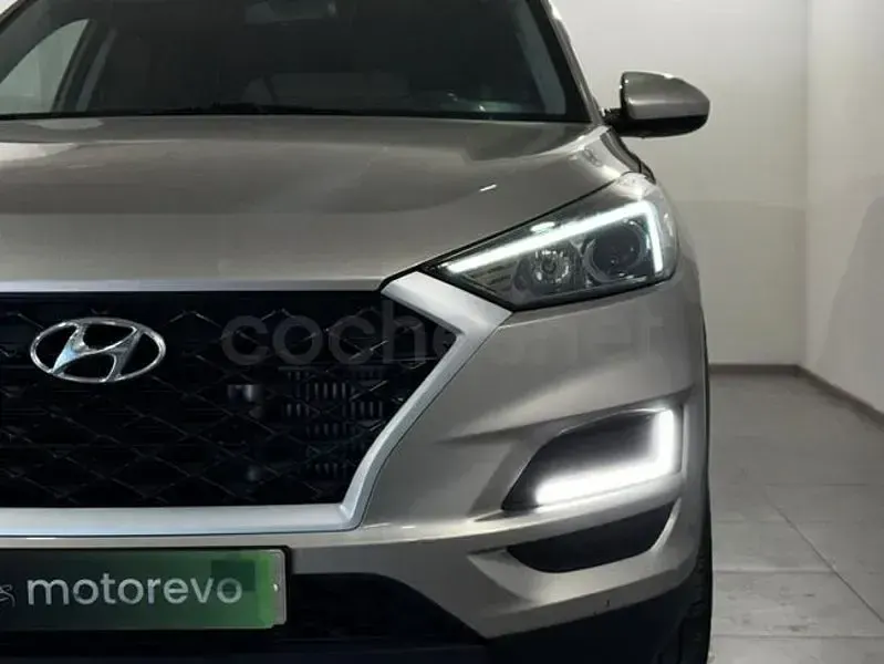 Usado Hyundai Tucson 116 CV (85 kW) 2019 Gris / plata SUV