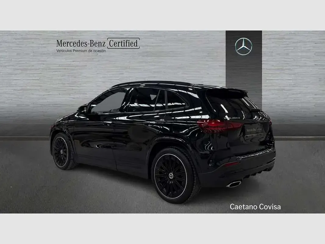 Usado Mercedes GLA200 150 CV (110 kW) 2025 Negro SUV