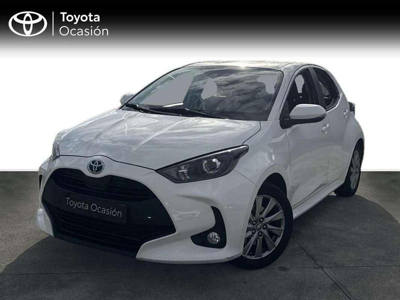 Blanco Usado 2022 Toyota Yaris Hybrid Active Utilitario | 18.690 € (Precio justo) - Imagen 1/4