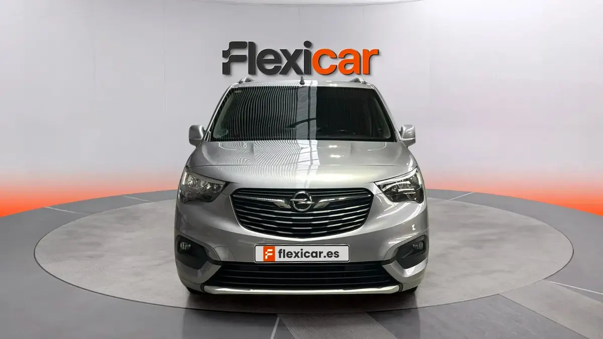 Usado Opel Combo Elegance 131 CV (96 kW) 2020 Gris Monovolumen