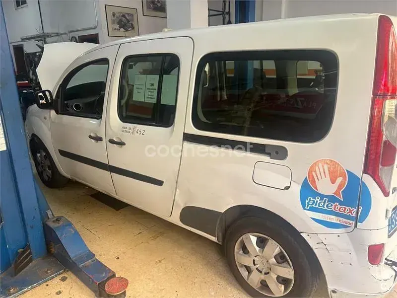 Usado Renault Kangoo 110 CV (80 kW) 2018 Blanco Monovolumen