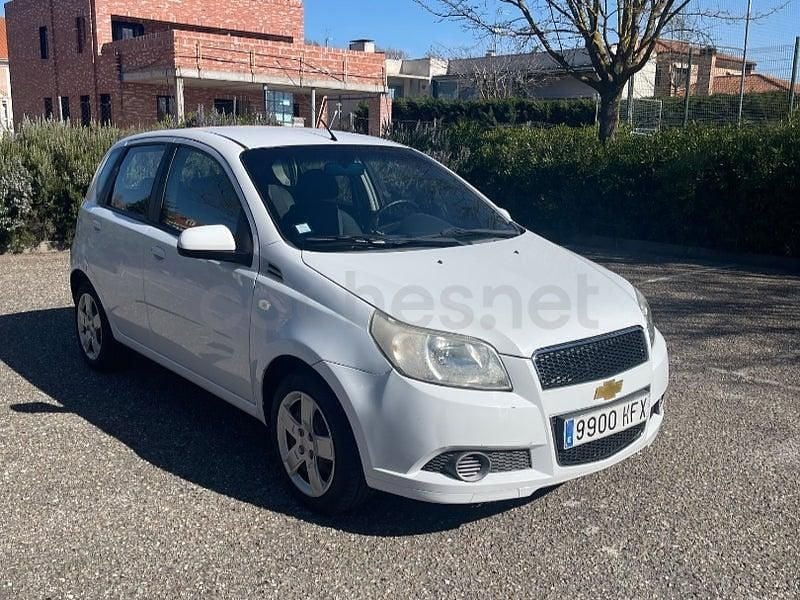 Usado Chevrolet Aveo LS 101 CV (74 kW) 2011 Blanco Berlina
