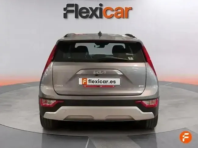 Usado Kia Niro 129 CV (94 kW) 2024 Gris SUV