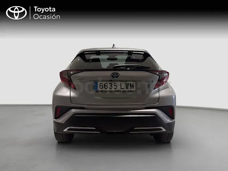 Usado Toyota C-HR Advance 184 CV (135 kW) 2022 Gris / plata SUV