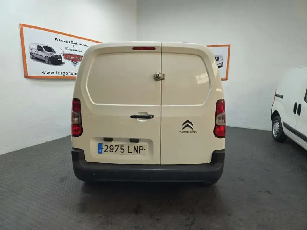 Usado Citroën Berlingo 102 CV (75 kW) 2021 Blanco Monovolumen