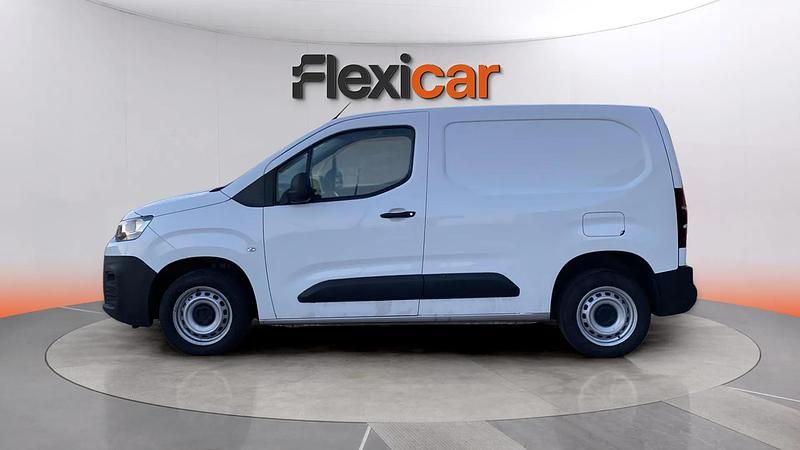 Usado Citroën Berlingo Feel 102 CV (75 kW) 2022 Blanco Monovolumen