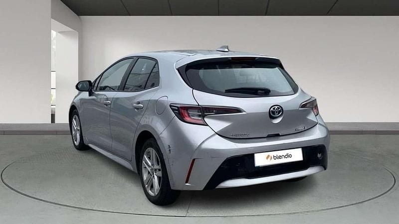 Usado Toyota Corolla Active 122 CV (89 kW) 2022 Gris Berlina
