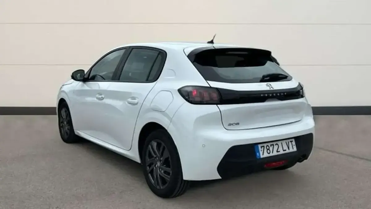 Usado Peugeot 208 Active 102 CV (75 kW) 2021 Blanco Utilitario