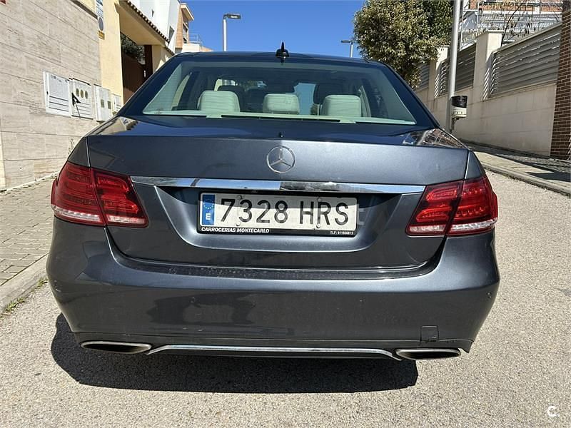 Usado Mercedes E250 Avantgarde 204 CV (150 kW) 2015 Gris / plata Berlina