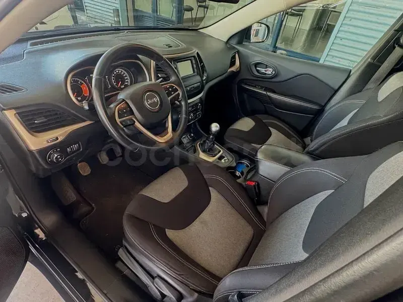 Usado Jeep Cherokee Limited 140 CV (102 kW) 2014 Negro SUV