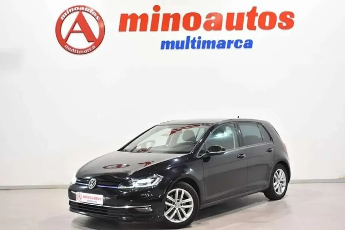 Usado VW Golf VII Sportline 131 CV (96 kW) 2019 Negro Utilitario