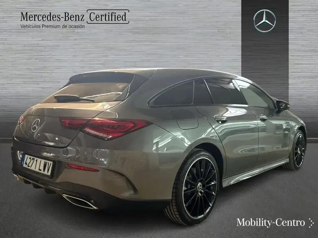 Usado Mercedes CLA250e AMG line 160 CV (117 kW) 2022 Mountaingrau  met. Coupe