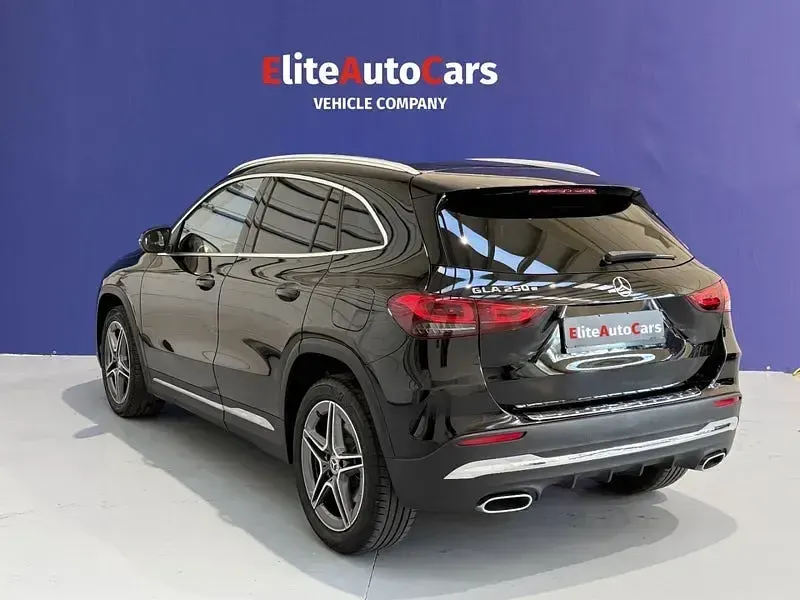 Usado Mercedes GLA250 218 CV (160 kW) 2023 Negro SUV