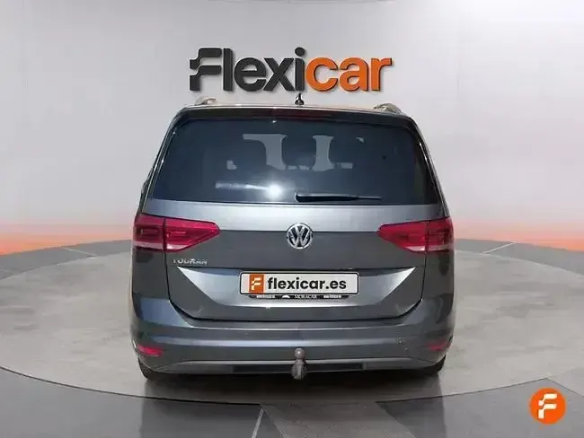 Usado VW Touran Business 115 CV (84 kW) 2019 Gris Monovolumen