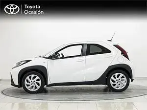 Usado Toyota Aygo Play 72 CV (52 kW) 2024 Blanco