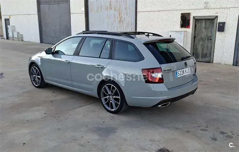Usado Skoda Octavia RS 184 CV (135 kW) 2014 Gris / plata Familiar
