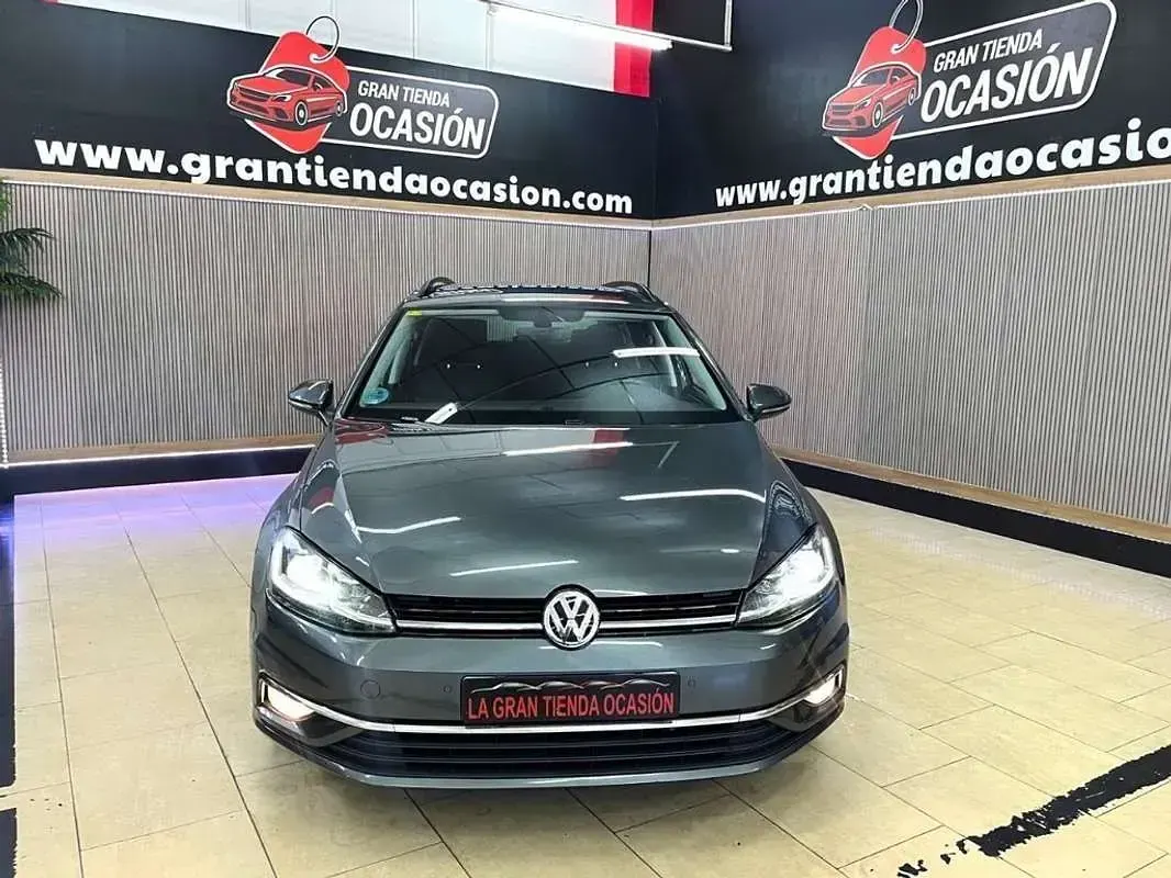 Usado VW Golf VII Advance 116 CV (85 kW) 2020 Gris Familiar