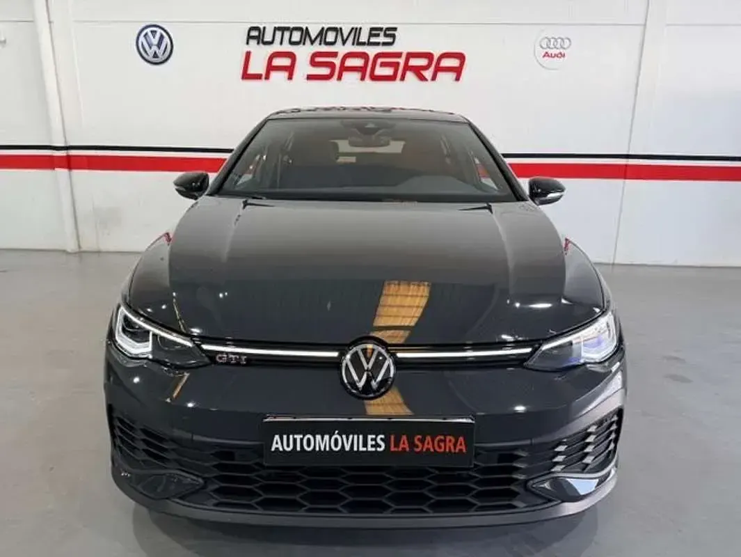 Usado VW Golf VIII GTI Clubsport 301 CV (221 kW) 2023 Gris Utilitario