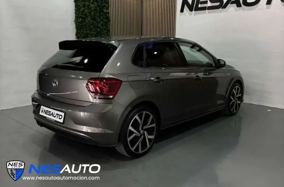 Usado VW Polo GTI 200 CV (147 kW) 2018 Gris Utilitario