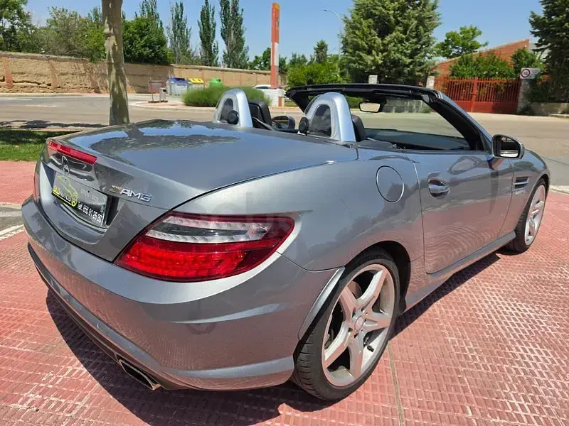 Usado Mercedes SLK200 AMG line 184 CV (135 kW) 2013 Gris / plata Descapotable