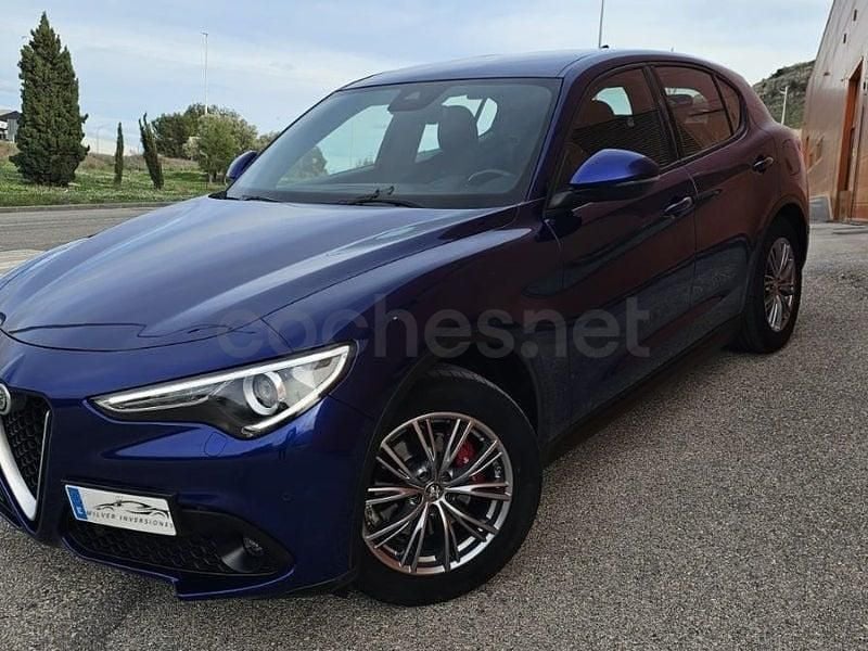 Usado Alfa Romeo Stelvio Competizione 160 CV (117 kW) 2022 Azul SUV