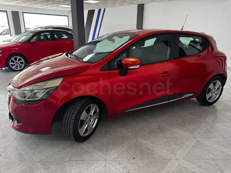 Usado Renault Clio IV Business 90 CV (66 kW) 2015 Granate Berlina