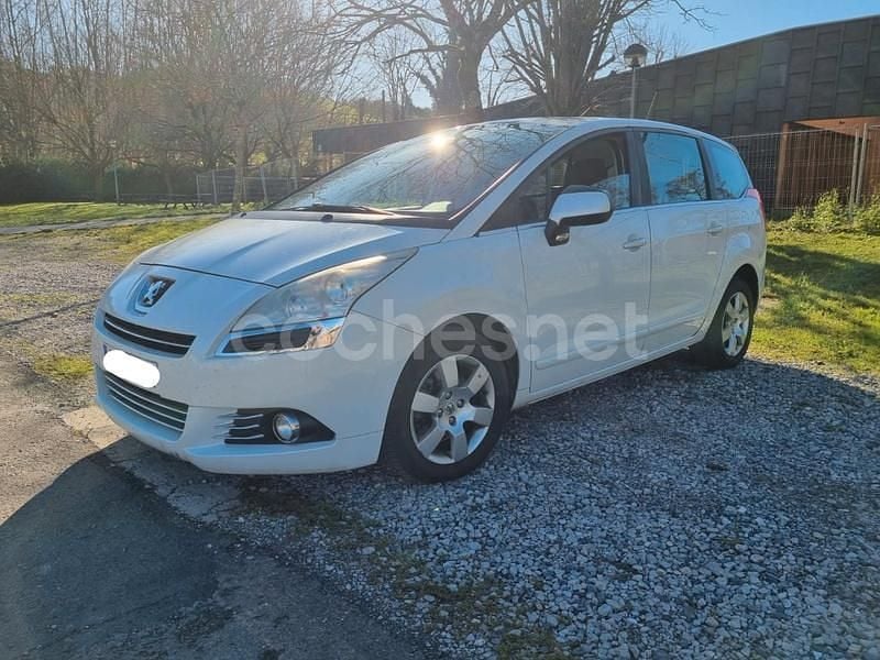 Usado Peugeot 5008 Allure 150 CV (110 kW) 2011 Blanco Monovolumen