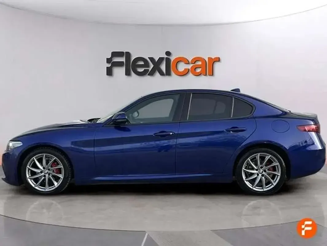 Usado Alfa Romeo Giulia Sprint 200 CV (147 kW) 2022 Azul Berlina