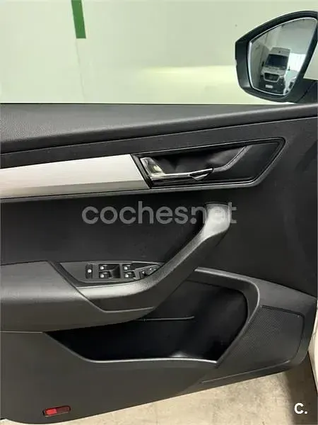 Usado Skoda Karoq Ambition 150 CV (110 kW) 2019 Blanco SUV