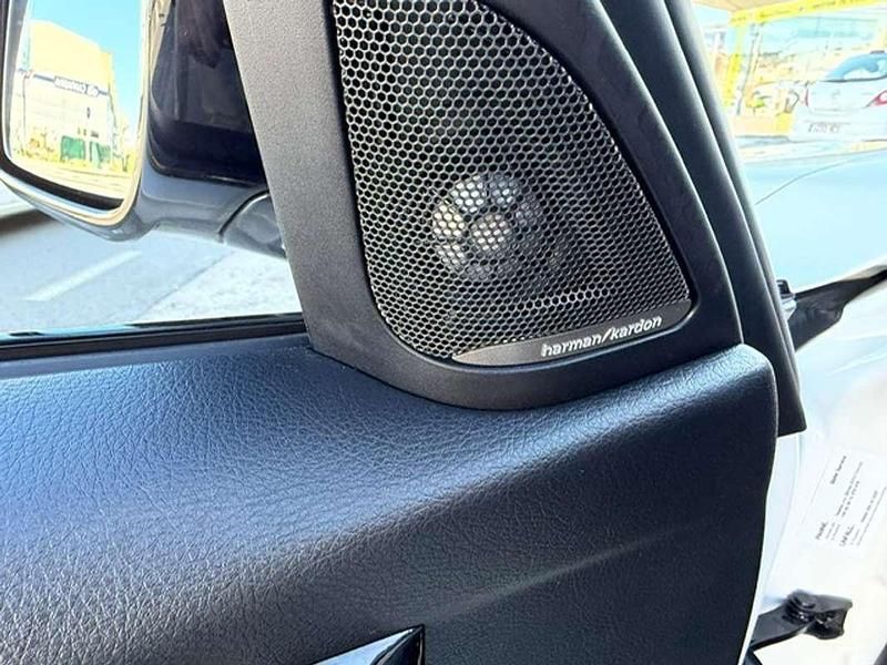 Usado BMW 330 258 CV (189 kW) 2014 Blanco Familiar