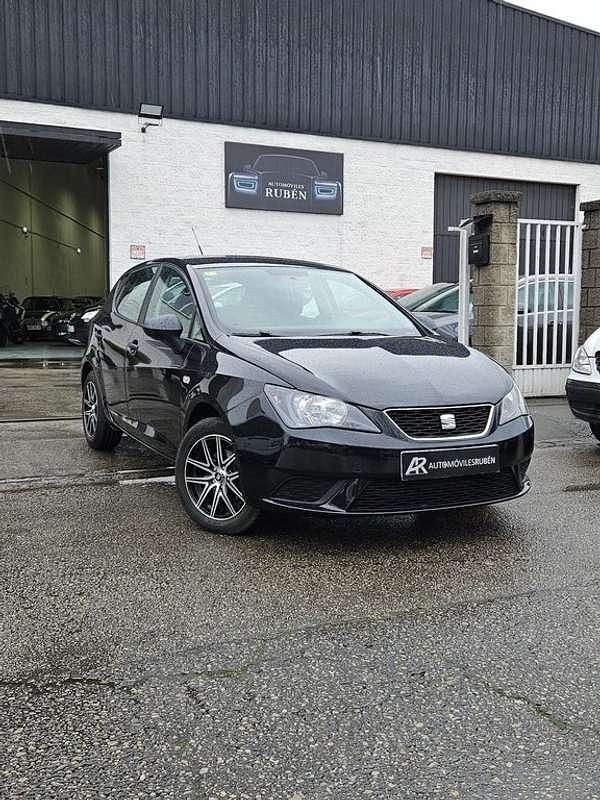 Usado Seat Ibiza Reference 90 CV (66 kW) 2012 Negro Utilitario