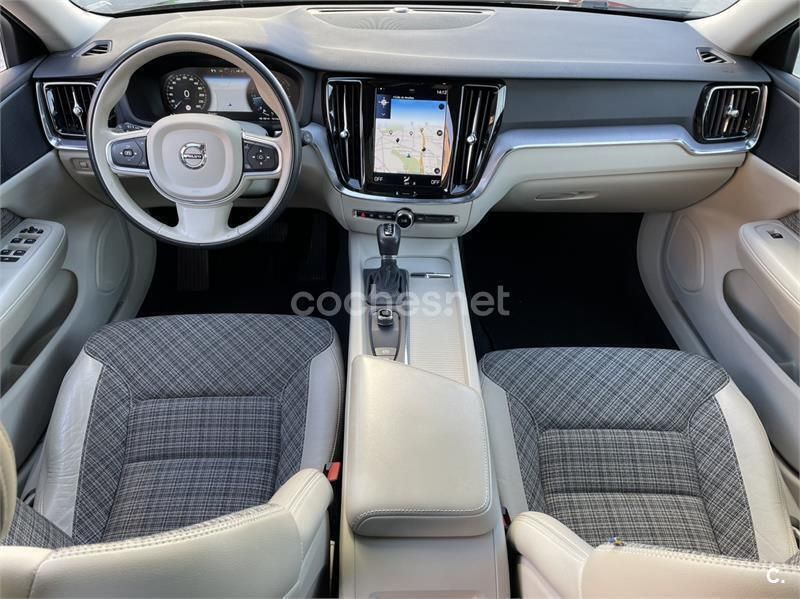Usado Volvo V60 Momentum 190 CV (139 kW) 2019 Negro Familiar