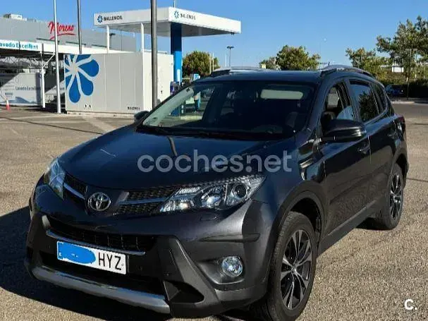 Usado Toyota RAV4 Advance 124 CV (91 kW) 2014 Gris / plata SUV