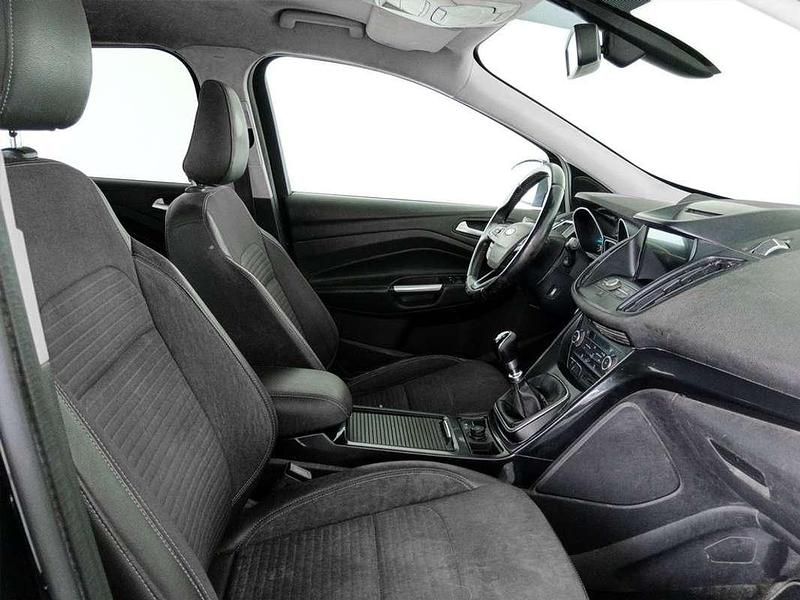 Usado Ford Kuga Titanium 121 CV (88 kW) 2018 Negro SUV