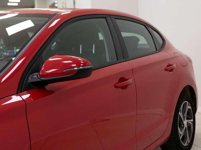 Usado Hyundai i30 120 CV (88 kW) 2021 Rojo Utilitario