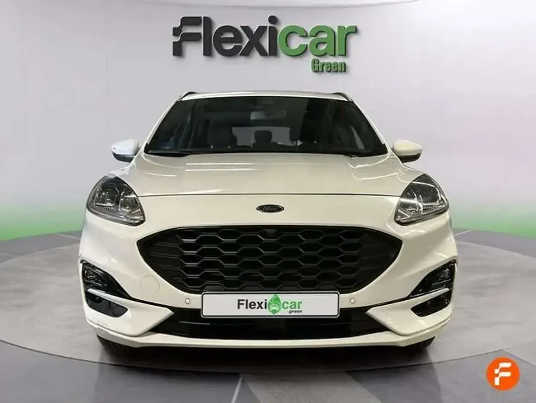 Usado Ford Kuga ST-Line 226 CV (166 kW) 2023 Blanco SUV