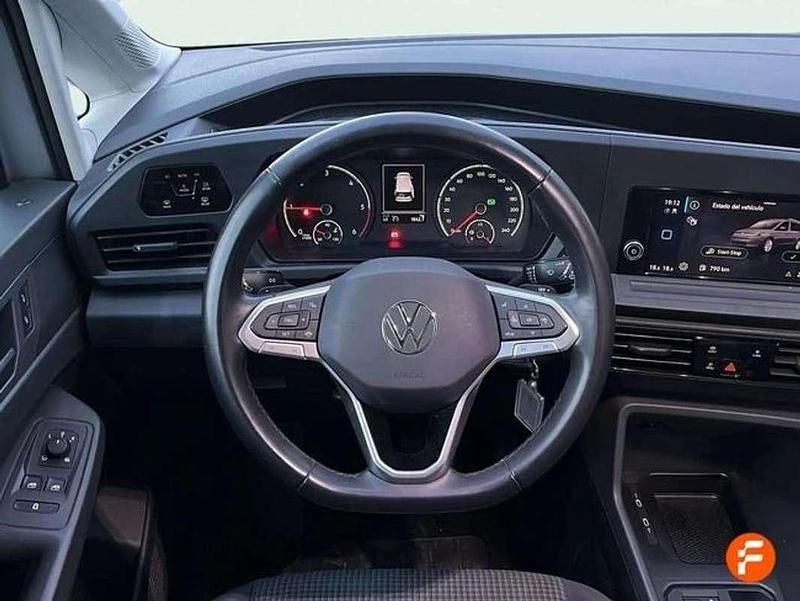 Usado VW Caddy Maxi Comfortline 110 CV (80 kW) 2024 Gris Monovolumen