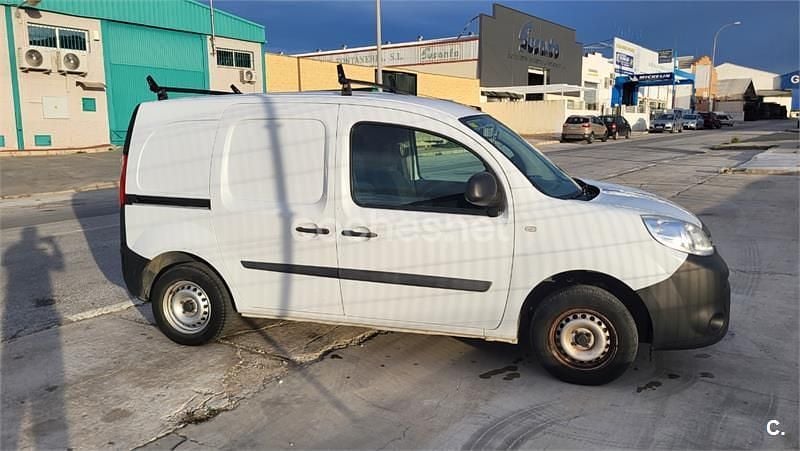 Usado Renault Kangoo 75 CV (55 kW) 2015 Blanco Monovolumen