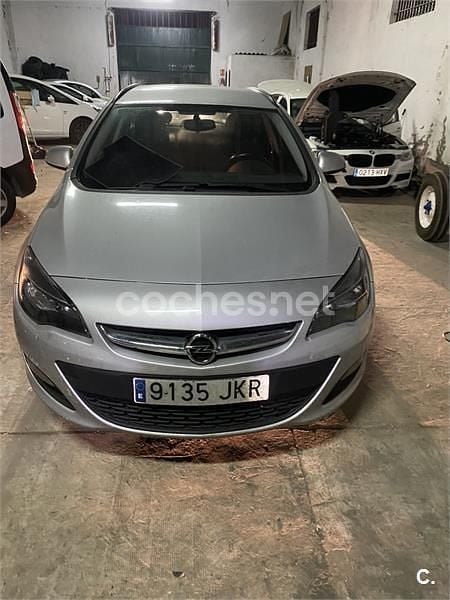 Gris / plata Usado 2015 Opel Astra Business Familiar | 5800 € (Buen precio) - Imagen 1/1