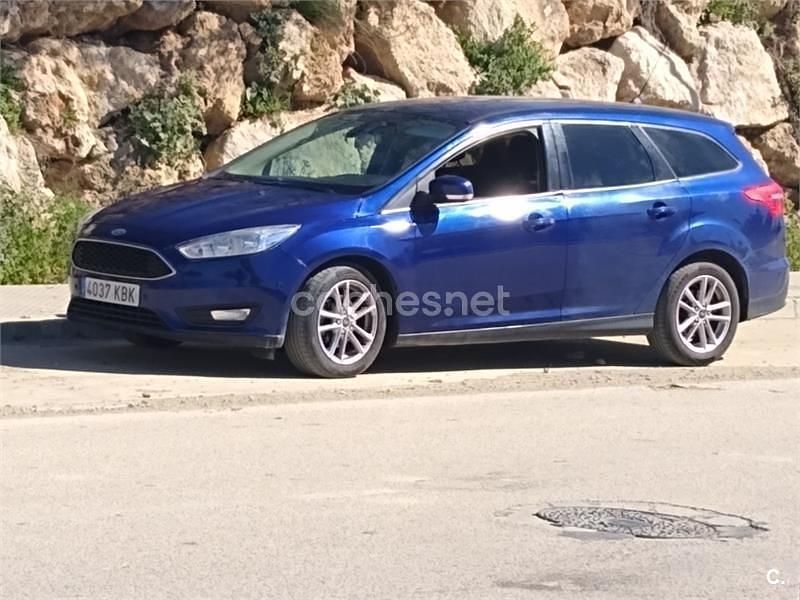 Usado Ford Focus ST-Line 125 CV (91 kW) 2017 Azul Familiar