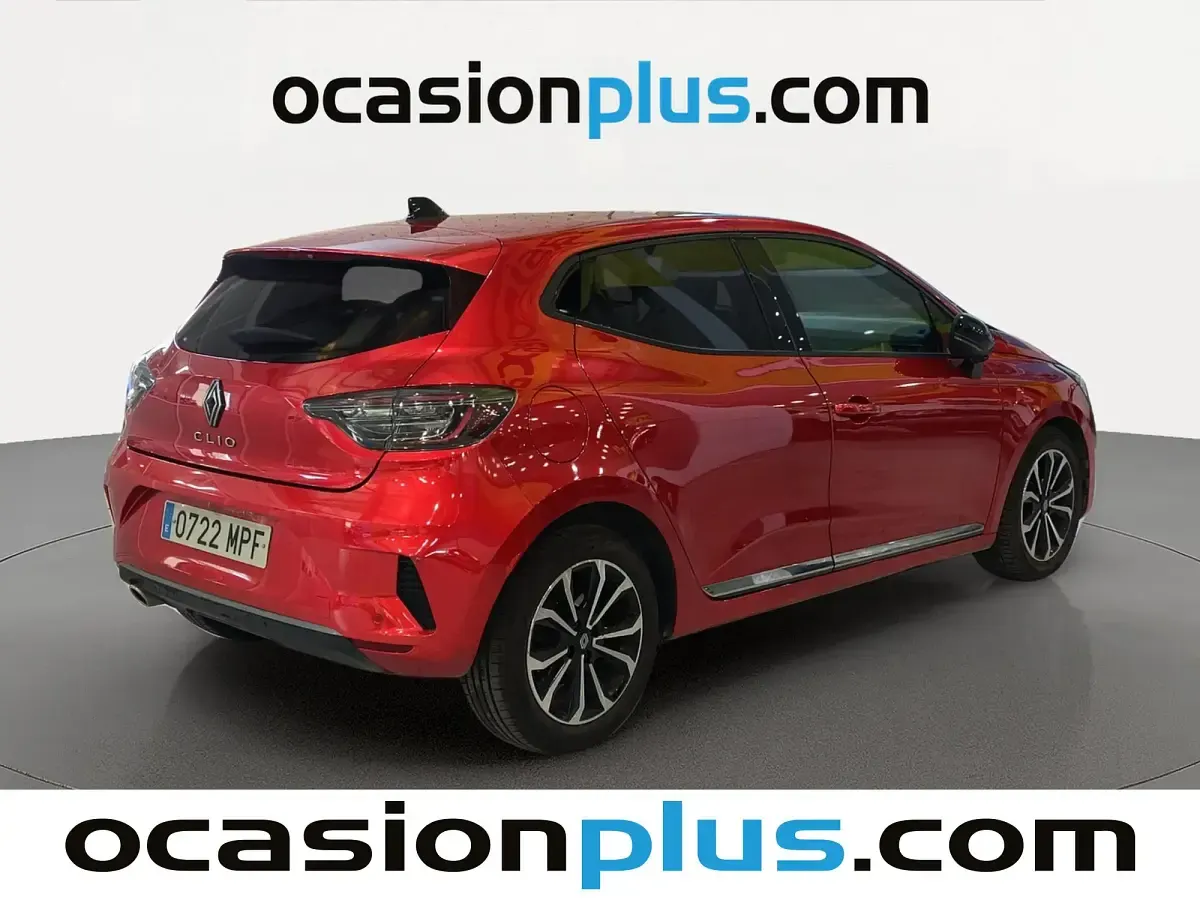 Usado Renault Clio Techno 91 CV (66 kW) 2024 Rojo Utilitario
