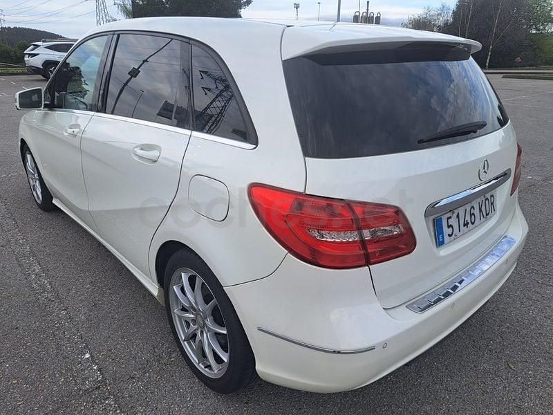 Usado Mercedes B200 136 CV (100 kW) 2014 Blanco Monovolumen
