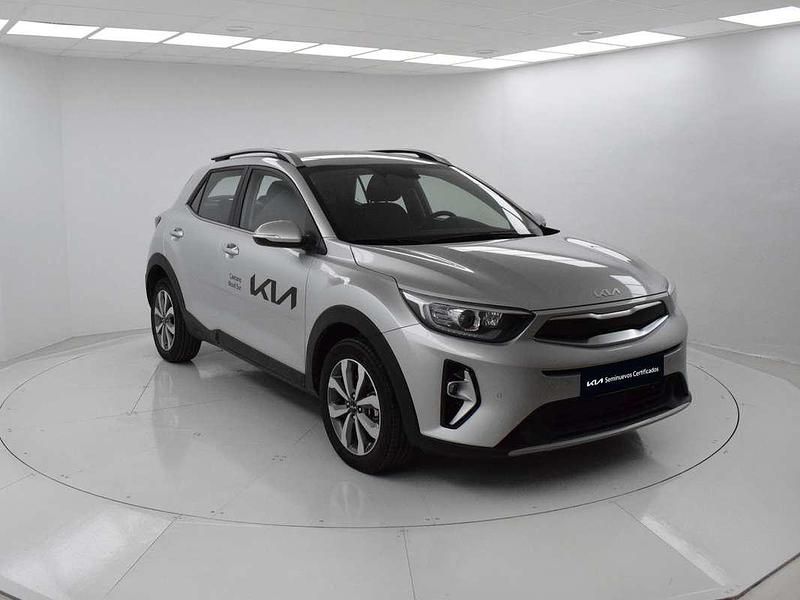 Usado Kia Stonic 101 CV (74 kW) 2025 Azul SUV