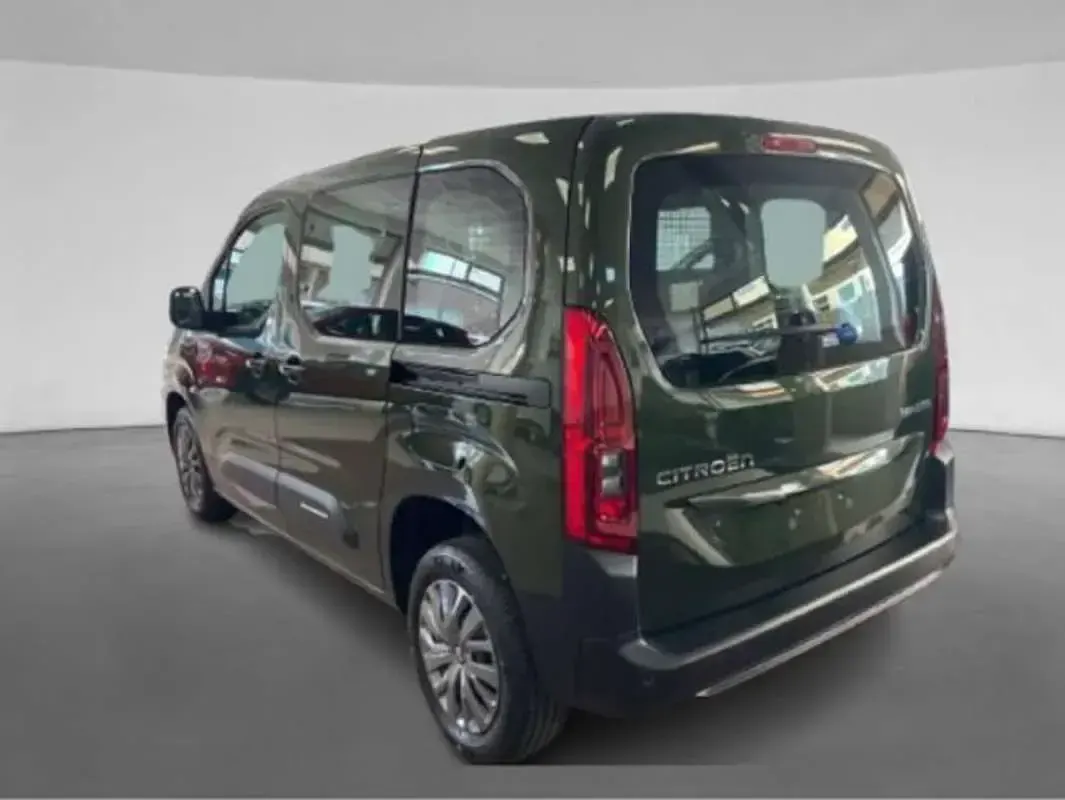 Usado Citroën Berlingo 101 CV (74 kW) 2025 Verde Monovolumen