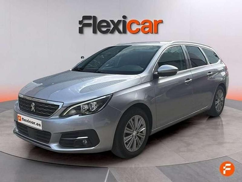 Usado Peugeot 308 SW Allure 131 CV (96 kW) 2021 Gris Familiar